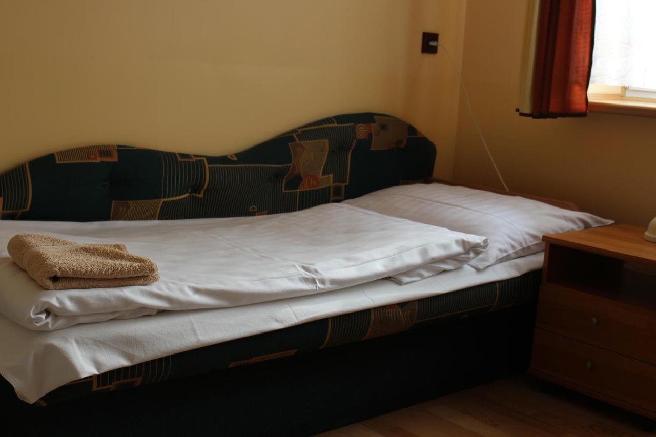 Bar Malwa Motel Aleksandrów Łódzki Buitenkant foto