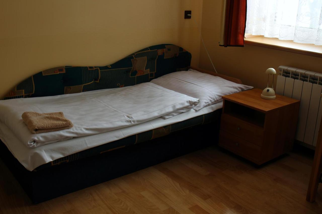 Bar Malwa Motel Aleksandrów Łódzki Buitenkant foto