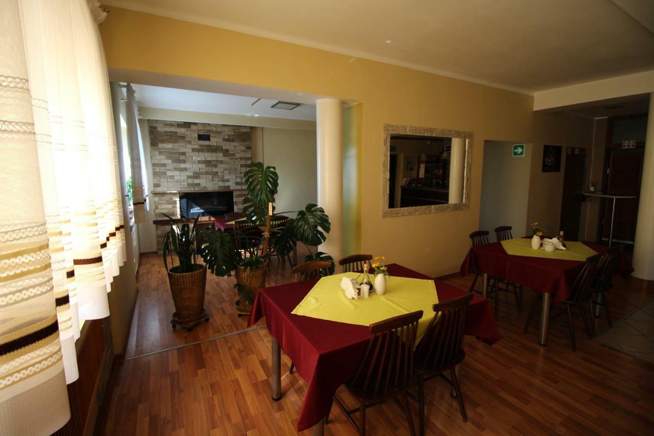 Bar Malwa Motel Aleksandrów Łódzki Buitenkant foto